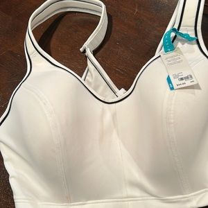 NWT Livi Active molded Underwire size 40D